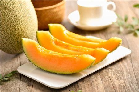 婴儿吃哈密瓜会咽到么