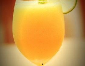 夏天吃蜜瓜模版,清凉甜蜜，尽享夏日风情